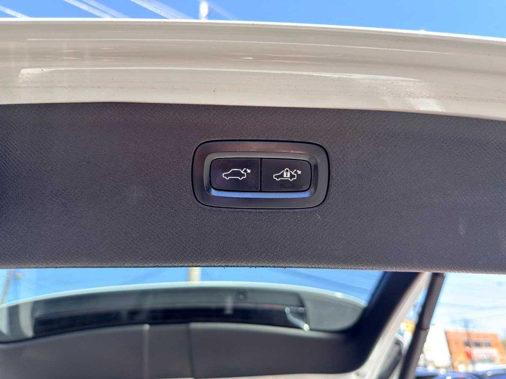 used 2021 Volvo XC90 car, priced at $19,988