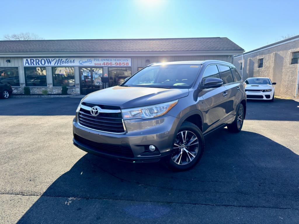 used 2016 Toyota Highlander car, priced at $18,987