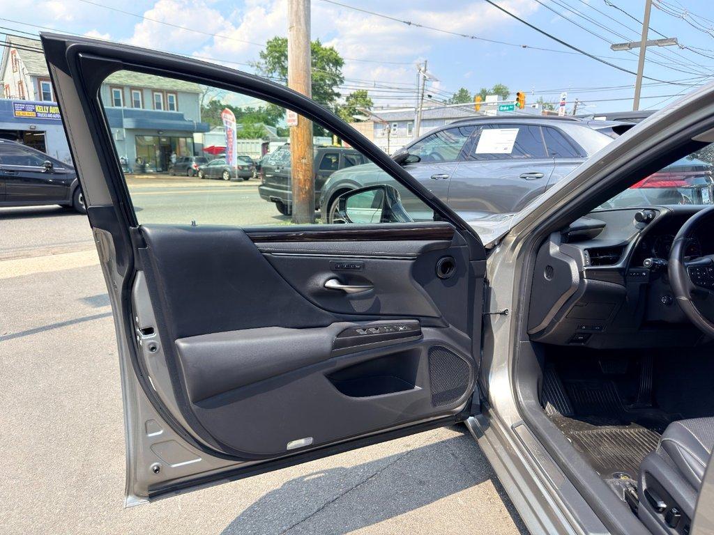used 2019 Lexus ES 350 car, priced at $25,097