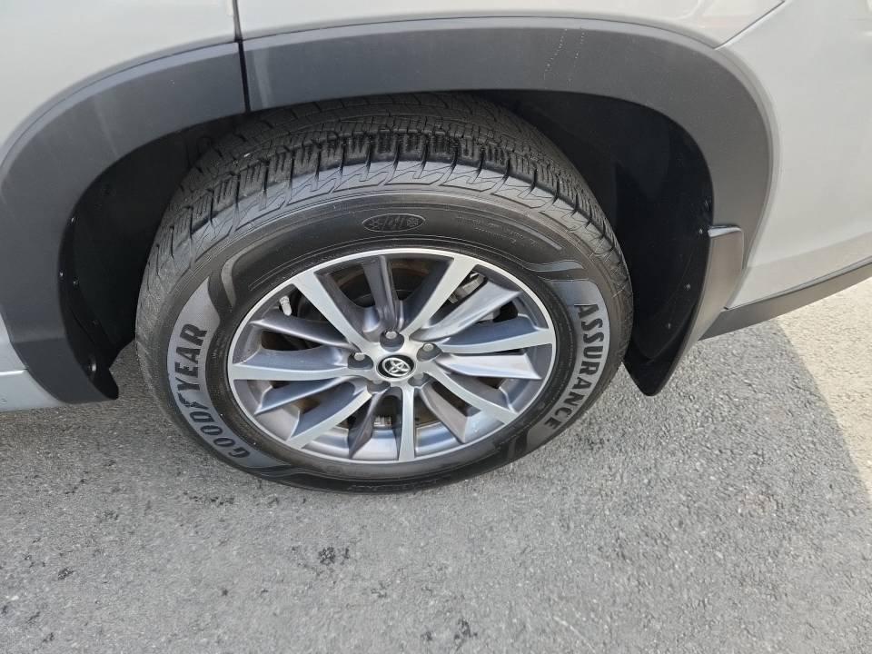 used 2017 Toyota Highlander car, priced at $18,597
