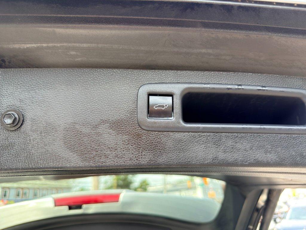 used 2020 Toyota Highlander car, priced at $27,097