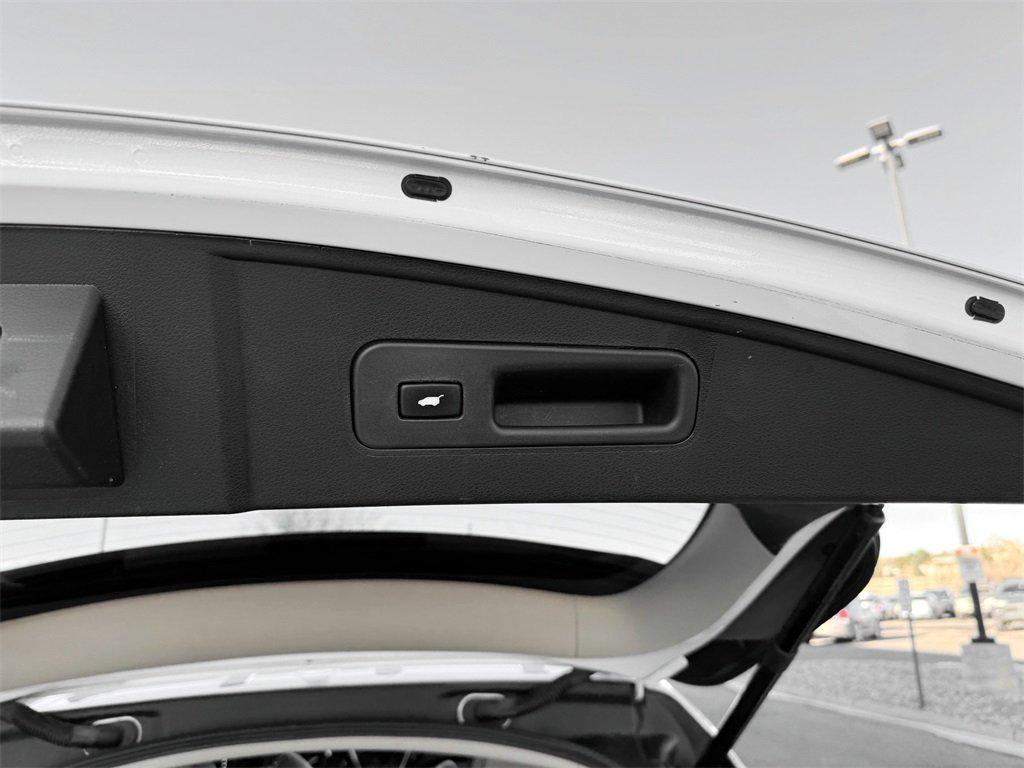 used 2019 Acura MDX car, priced at $27,692