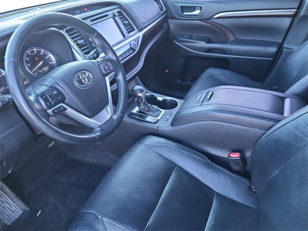 used 2015 Toyota Highlander Hybrid car, priced at $14,848