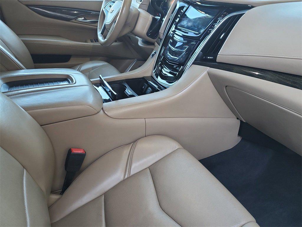 used 2020 Cadillac Escalade ESV car, priced at $38,598