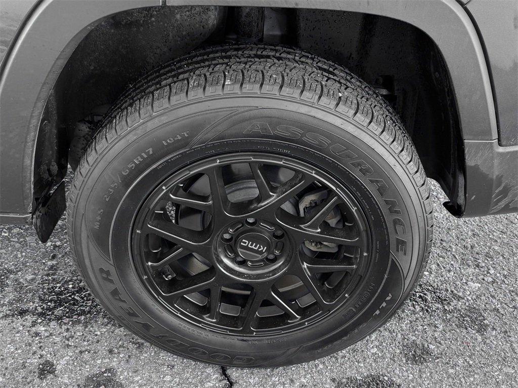 used 2017 Jeep Cherokee car, priced at $10,304