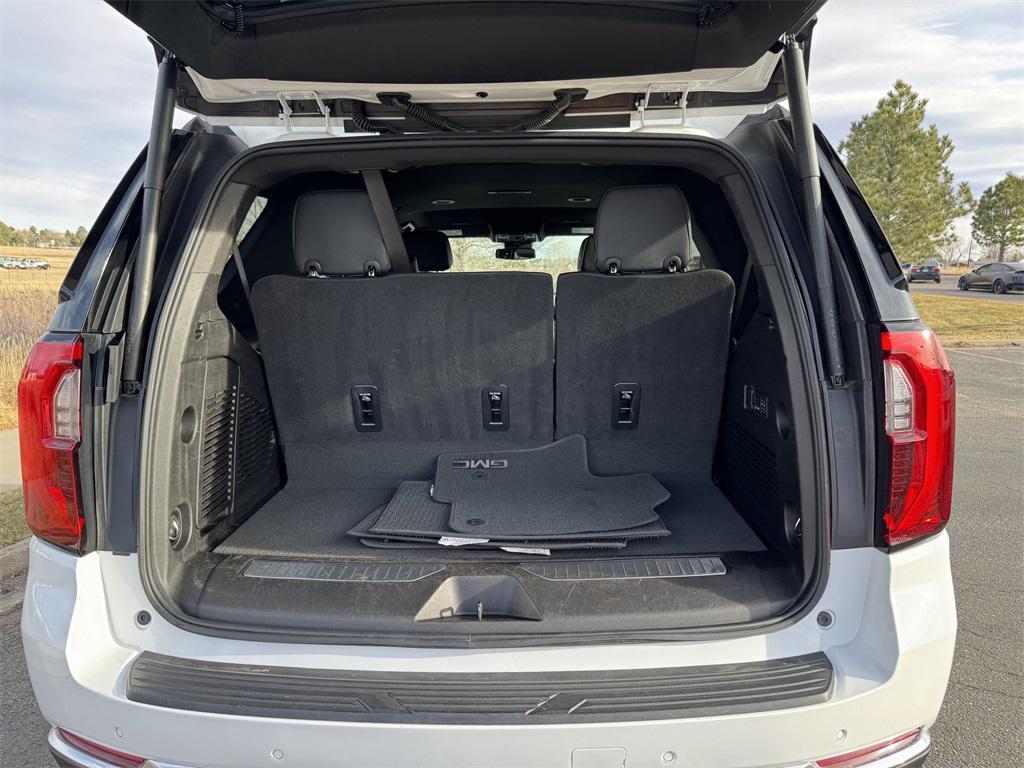 used 2025 GMC Yukon car, priced at $77,798