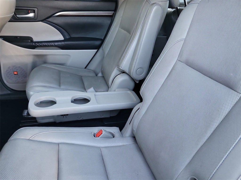 used 2014 Toyota Highlander car, priced at $14,998