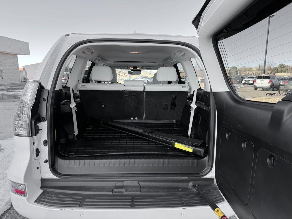 used 2020 Lexus GX 460 car, priced at $37,542