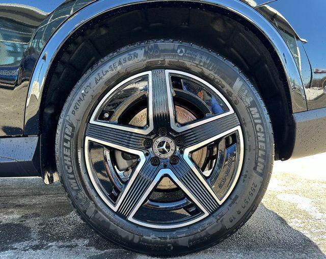 new 2026 Mercedes-Benz GLC 300 car, priced at $59,875