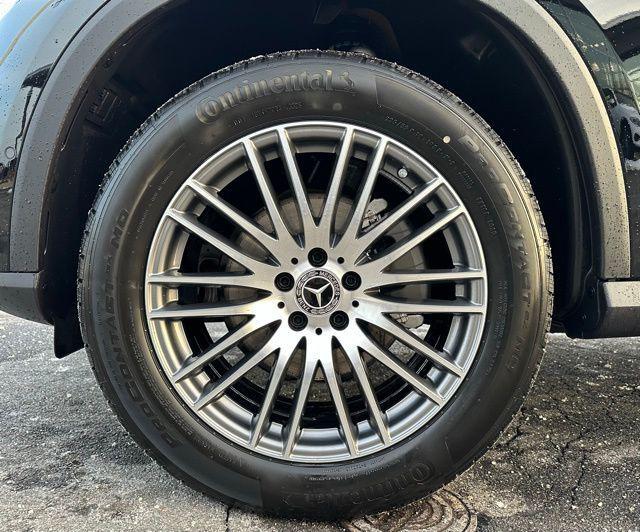 new 2026 Mercedes-Benz GLC 300 car, priced at $55,000