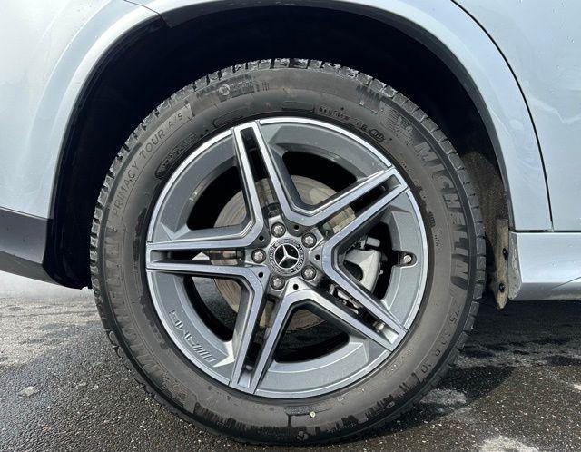 used 2025 Mercedes-Benz GLE 450 car, priced at $67,998