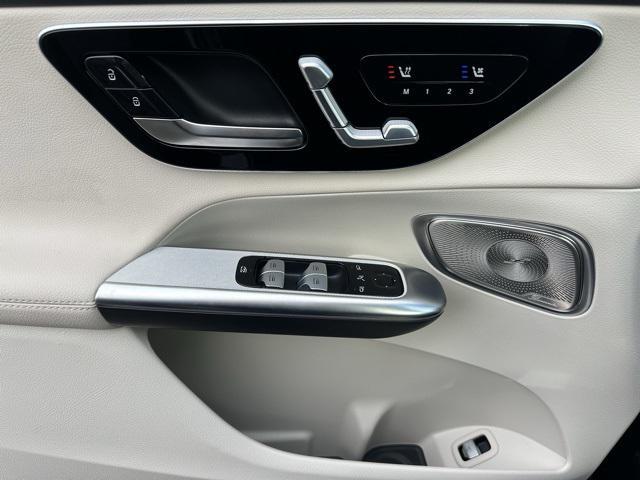 used 2025 Mercedes-Benz GLC 300 car