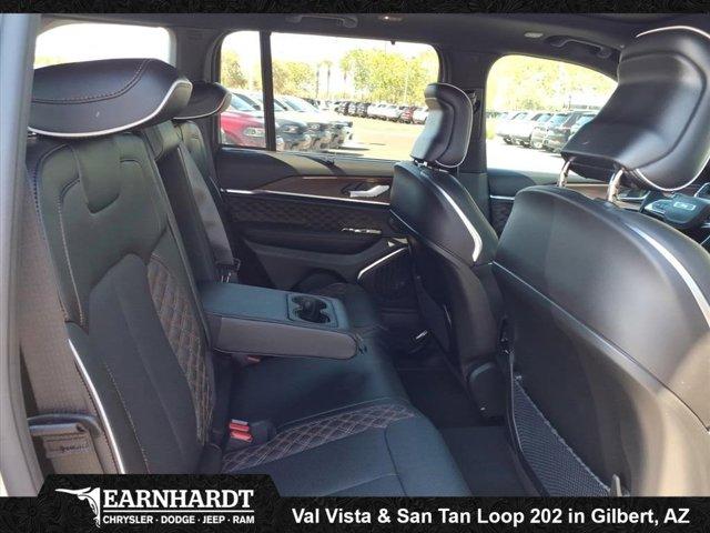 new 2025 Jeep Grand Cherokee car, priced at $58,212