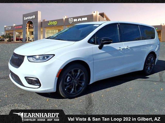 new 2026 Chrysler Pacifica car, priced at $39,861