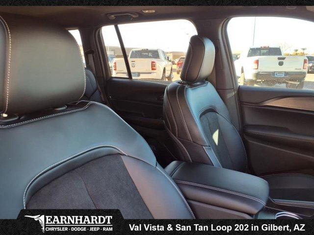 new 2025 Jeep Grand Cherokee car, priced at $35,277