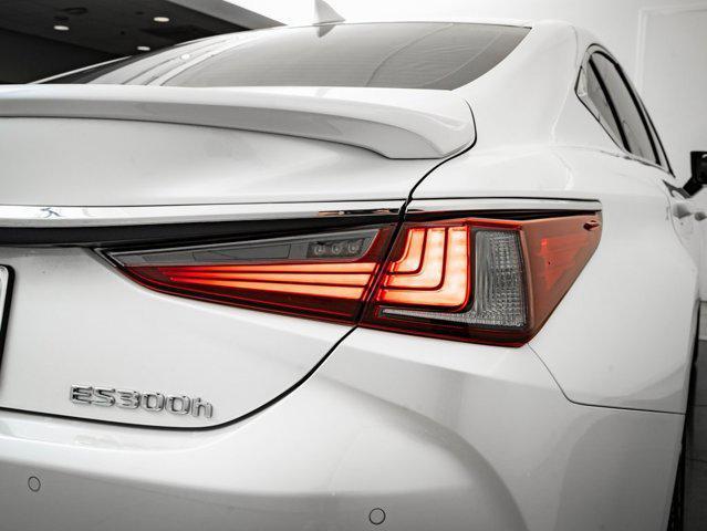 used 2025 Lexus ES 300h car, priced at $52,998