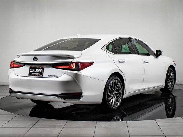 used 2025 Lexus ES 300h car, priced at $52,998