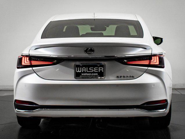 used 2025 Lexus ES 300h car, priced at $52,998