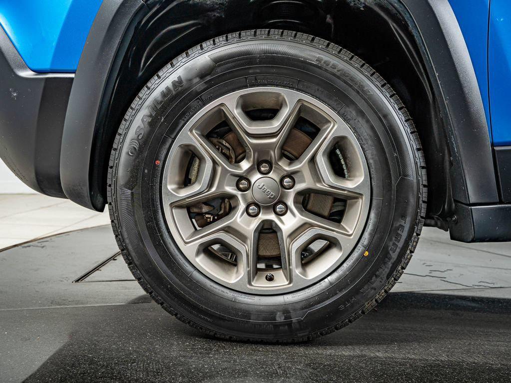 used 2020 Jeep Cherokee car, priced at $24,593