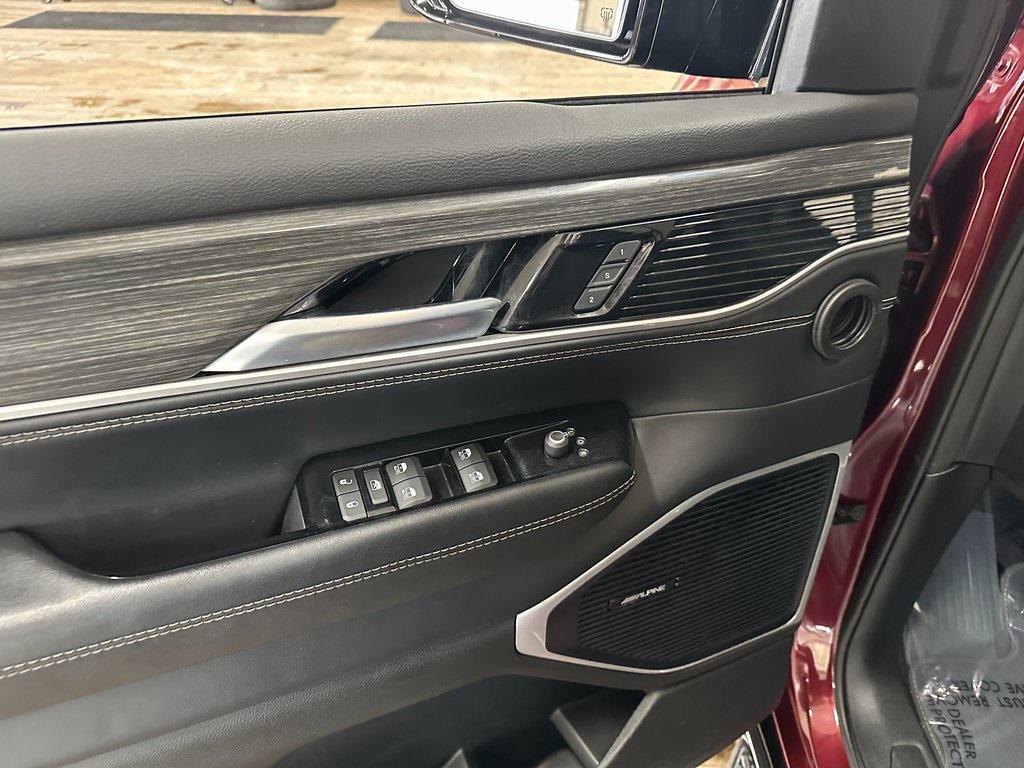 used 2022 Jeep Wagoneer car, priced at $33,107