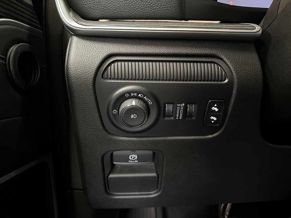 used 2022 Jeep Wagoneer car, priced at $33,107