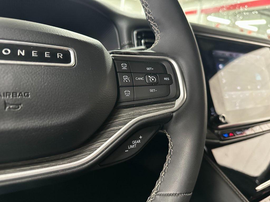 used 2022 Jeep Wagoneer car, priced at $33,107