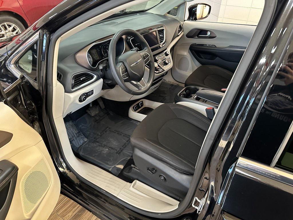 used 2018 Chrysler Pacifica car, priced at $14,900