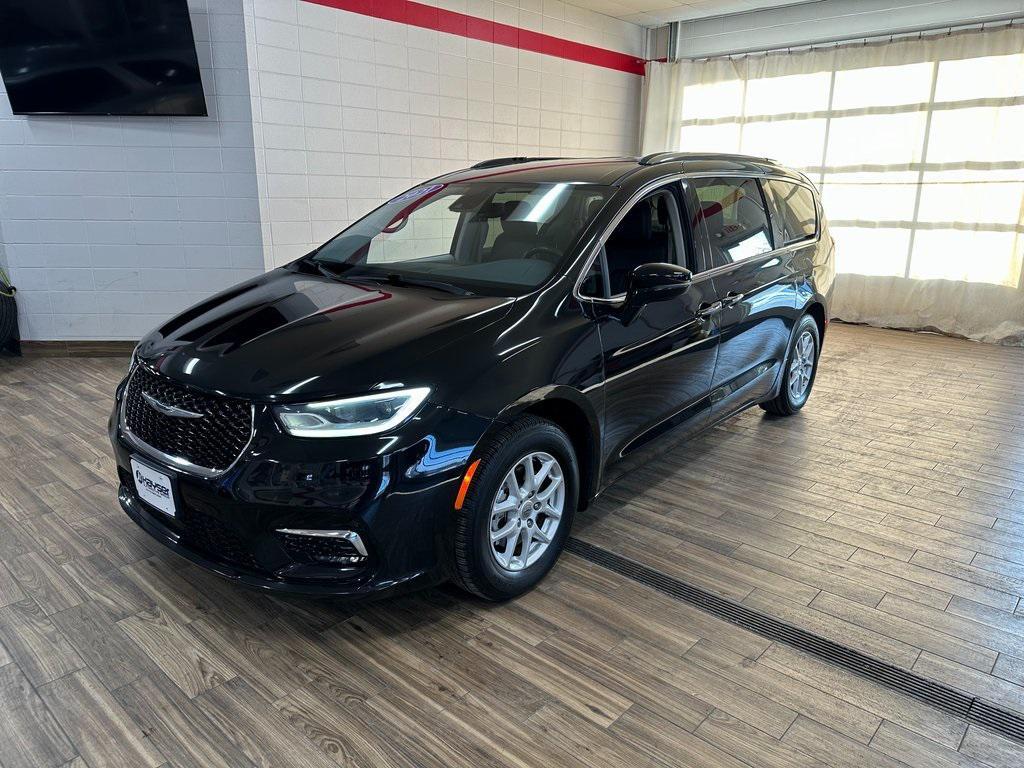 used 2021 Chrysler Pacifica car, priced at $21,300
