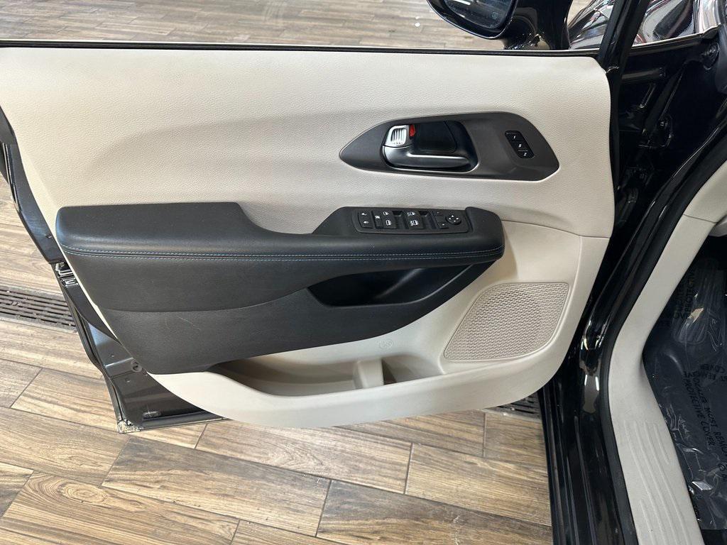 used 2021 Chrysler Pacifica car, priced at $21,300