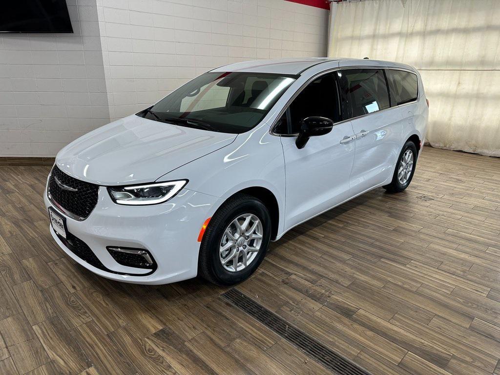 new 2026 Chrysler Pacifica car, priced at $40,073