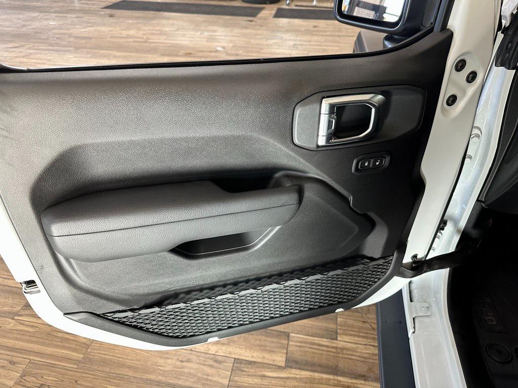 new 2026 Jeep Wrangler car, priced at $44,876