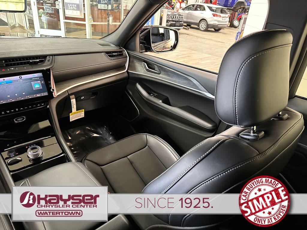 new 2026 Jeep Grand Cherokee car, priced at $47,798
