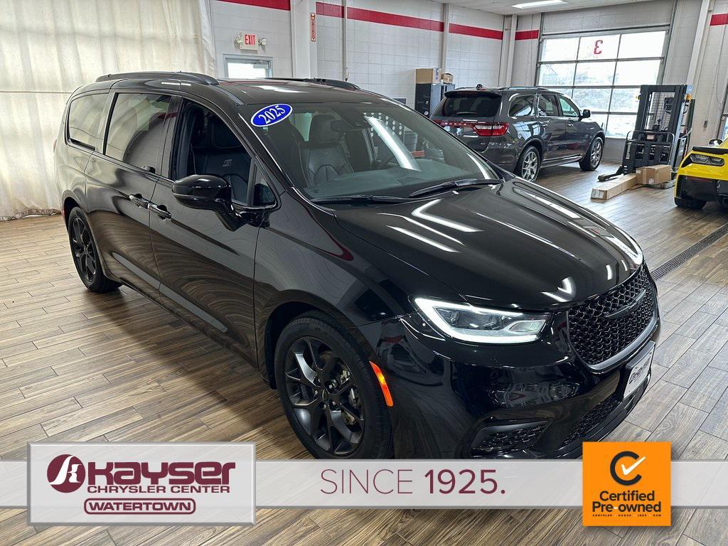 used 2025 Chrysler Pacifica car, priced at $38,490