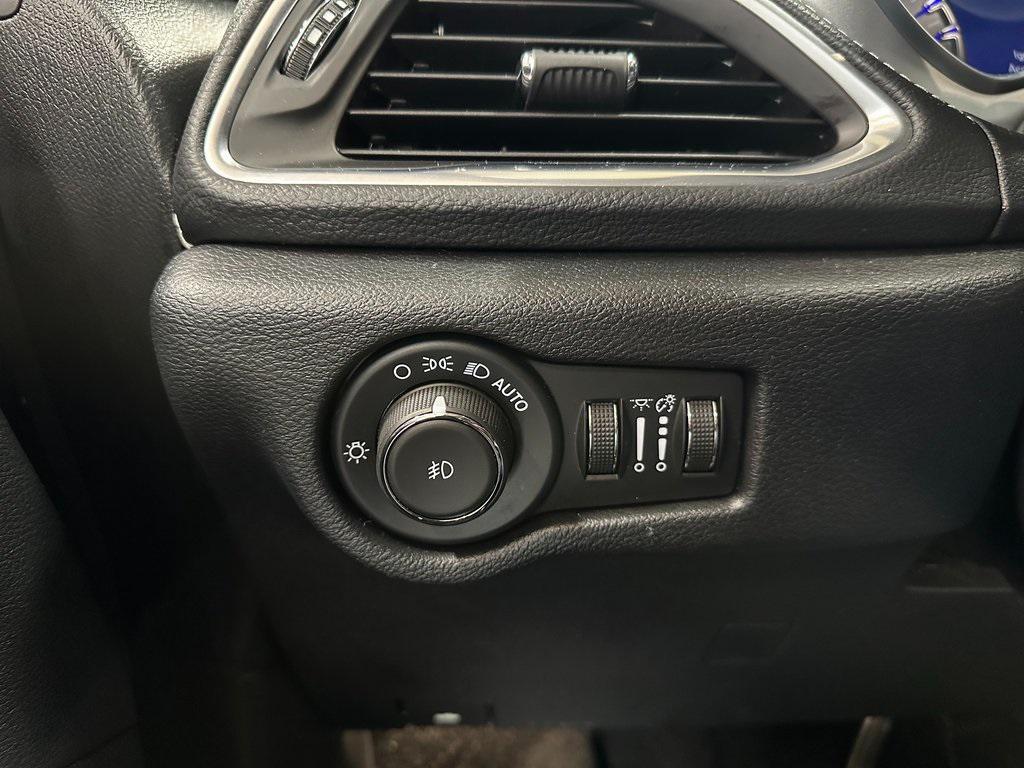 used 2025 Chrysler Pacifica car, priced at $38,490