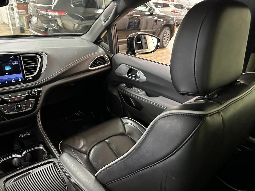 used 2025 Chrysler Pacifica car, priced at $38,490