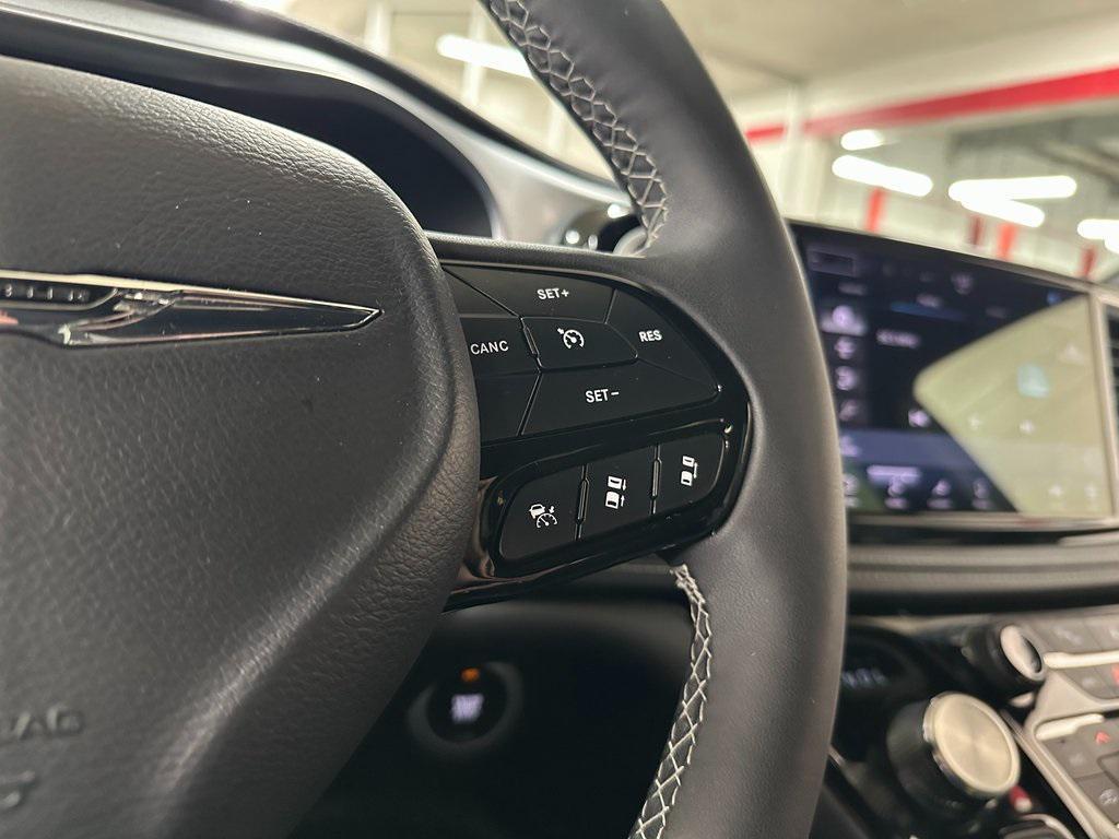 used 2025 Chrysler Pacifica car, priced at $38,490