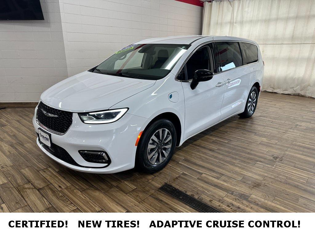 used 2024 Chrysler Pacifica Hybrid car, priced at $29,484