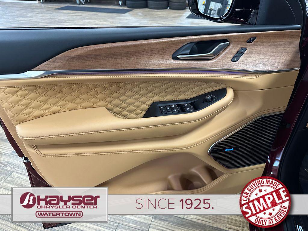 new 2026 Jeep Grand Cherokee car, priced at $61,826