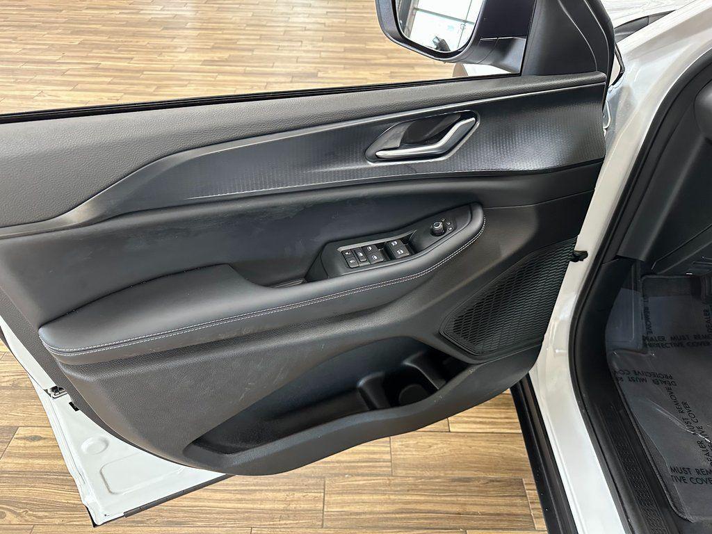 new 2026 Jeep Grand Cherokee car, priced at $42,017