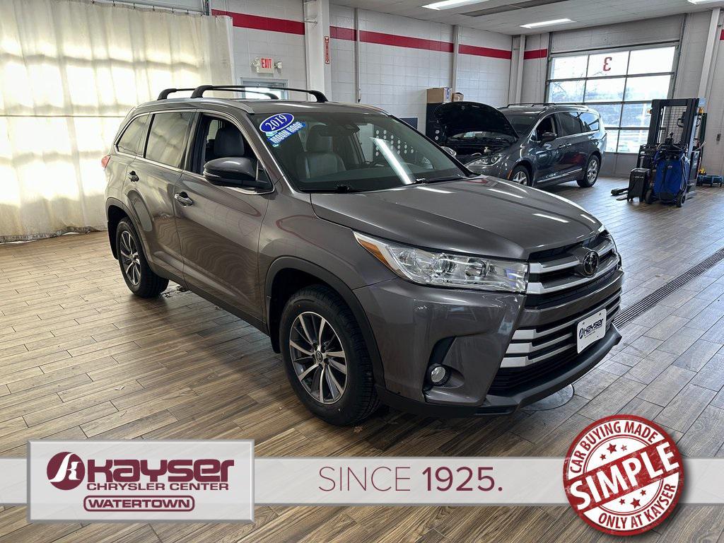 used 2019 Toyota Highlander car, priced at $26,246