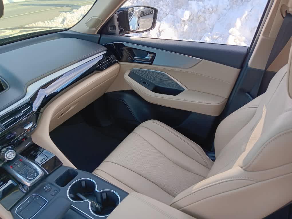 used 2023 Acura MDX car, priced at $34,995