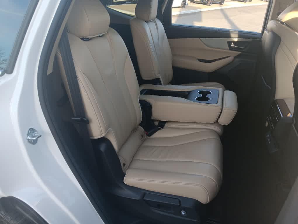 used 2023 Acura MDX car, priced at $37,595