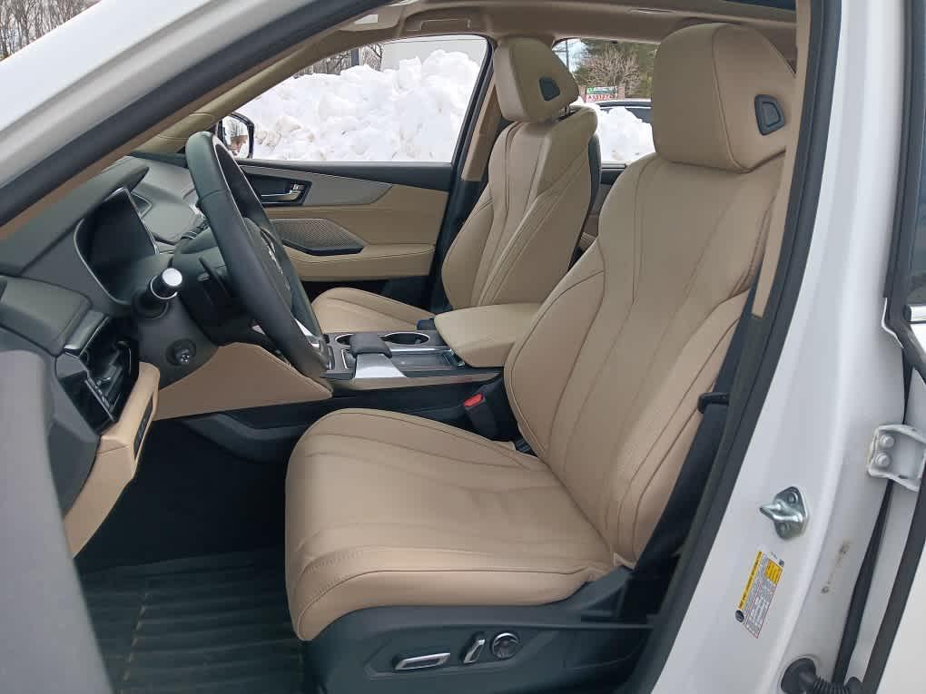 used 2023 Acura MDX car, priced at $37,995