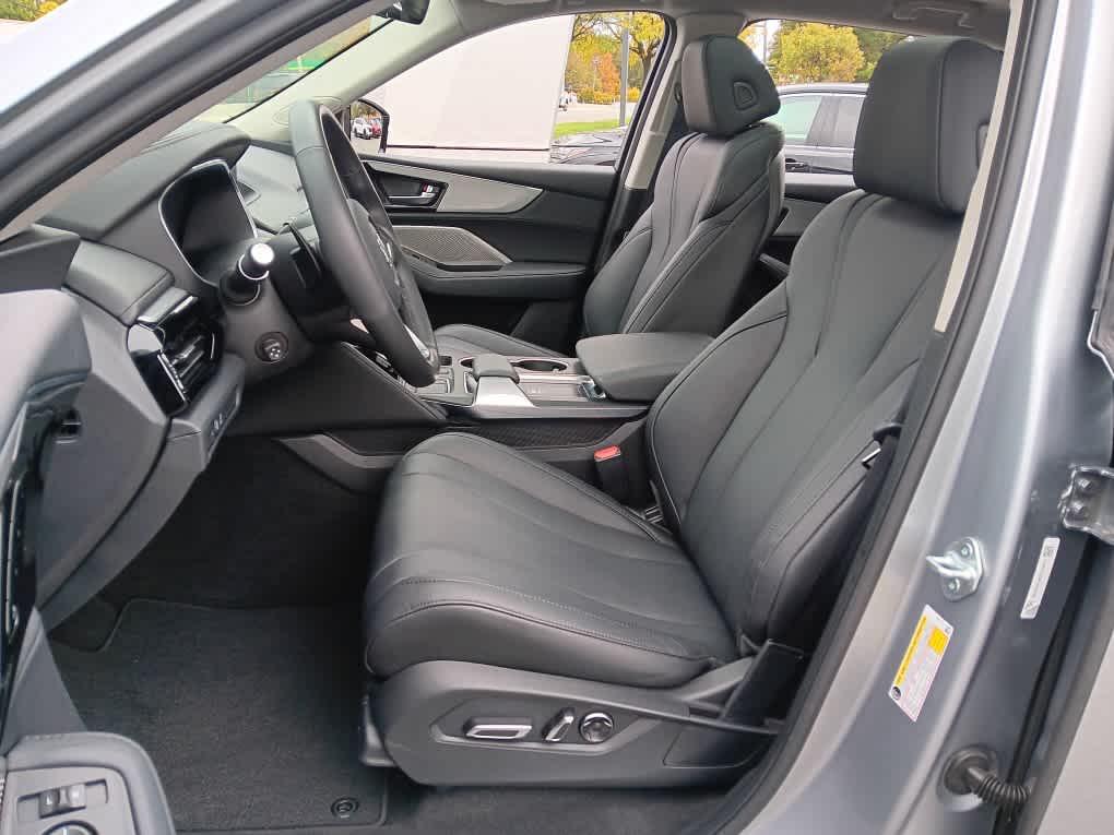 used 2023 Acura MDX car, priced at $36,995