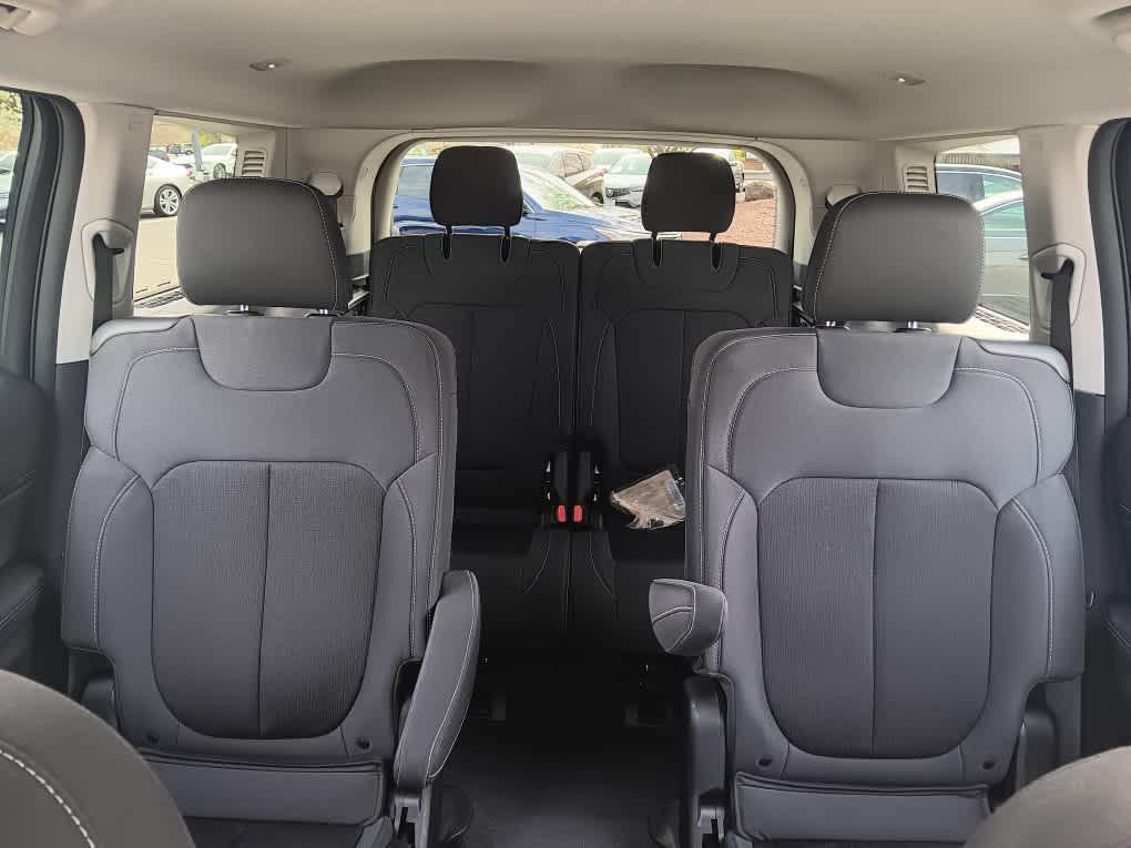 used 2023 Jeep Grand Cherokee L car, priced at $24,995