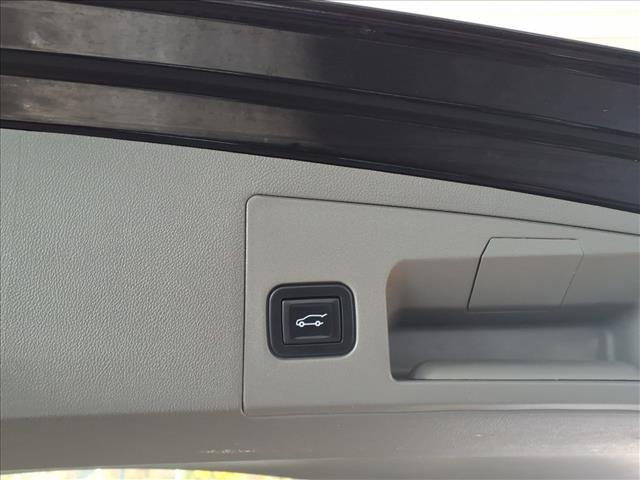 used 2022 Cadillac XT5 car, priced at $34,995