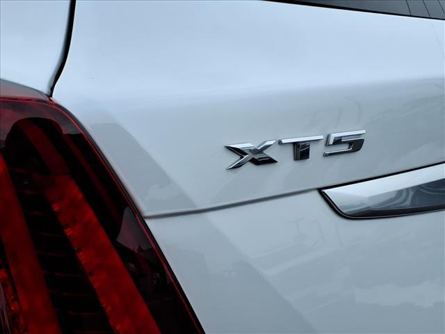 used 2023 Cadillac XT5 car, priced at $36,995