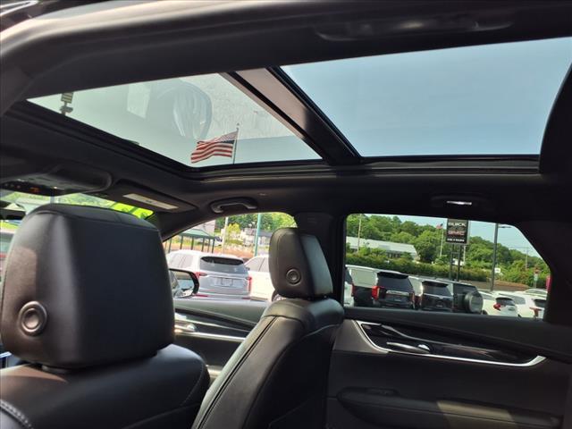 used 2022 Cadillac XT5 car, priced at $36,995