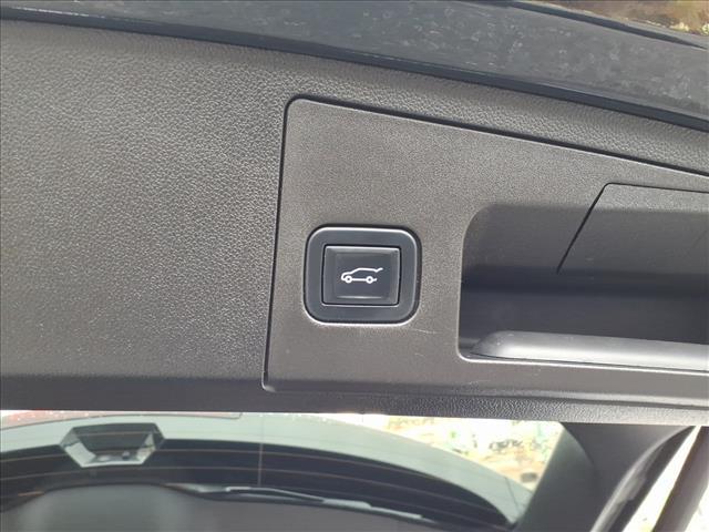 used 2022 Cadillac XT4 car, priced at $33,995