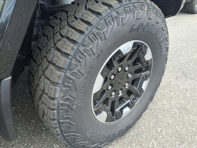 new 2025 GMC HUMMER EV Pickup car, priced at $118,560